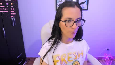 Snapshot of mariaan_m chatting on 4, 1, 2025 Leidy online show from 4, 1, 2025