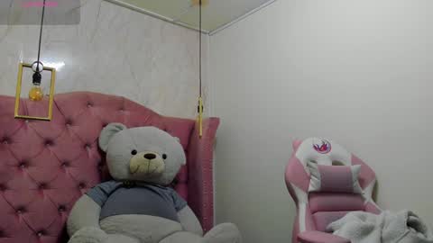   online show from 1, 2, 2025