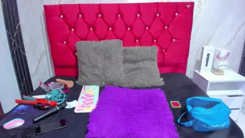 Snapshot of mariam_schubert chatting on 15, 11, 2025 mariam_schubert online show from 15, 11, 2025