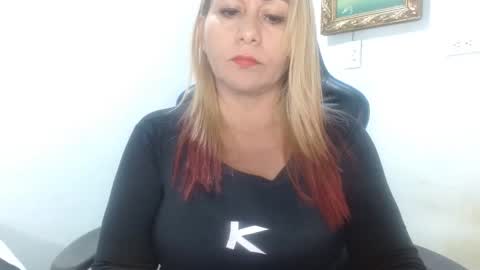 mariana995649 online show from 4, 1, 2025