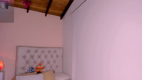 Mariana Roe online show from 20, 1, 2025