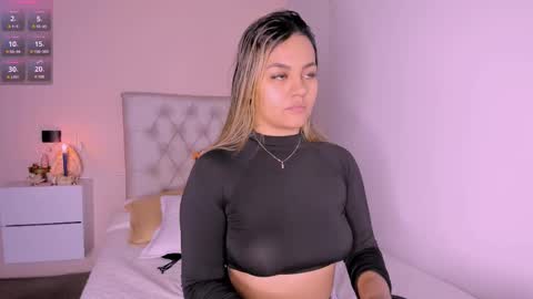 Mariana Roe online show from 26, 2, 2025