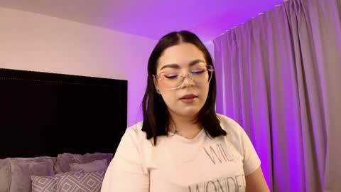Snapshot of mariana_owen chatting on 13, 5, 2026 online show from 13, 5, 2026