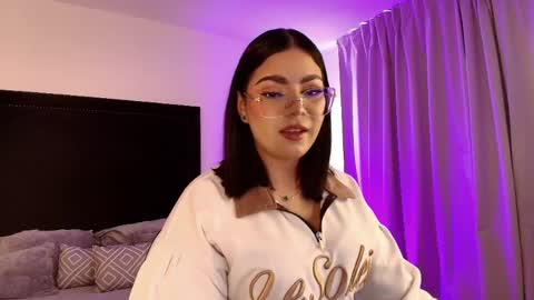 Snapshot of mariana_owen chatting on 15, 5, 2026 online show from 15, 5, 2026