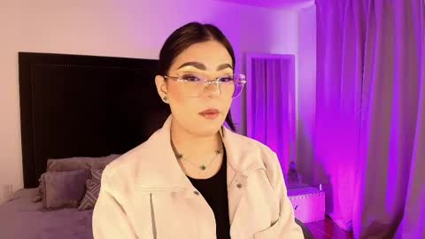 Snapshot of mariana_owen chatting on 23, 5, 2026 online show from 23, 5, 2026