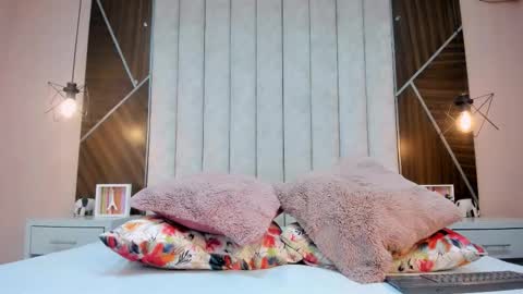 Mariana  online show from 22, 11, 2025