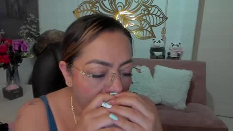 Mariana Lopez online show from 3, 2, 2025