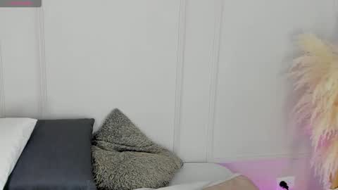 Maria Pettit online show from 4, 2, 2026