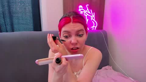 Snapshot of marie_reyess chatting on 16, 4, 2026 Marie 3 online show from 16, 4, 2026