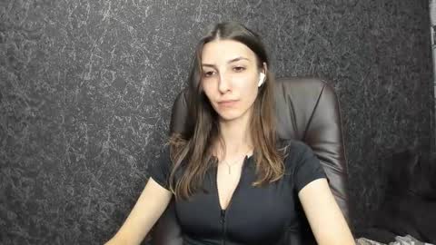 Snapshot of marielleanker chatting on 16, 11, 2025 marielleanker online show from 16, 11, 2025