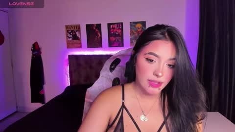 Mariana Hasper online show from 5, 10, 2025