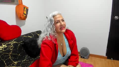 Snapshot of marilyn70 chatting on 13, 10, 2025 marilyn70 online show from 13, 10, 2025