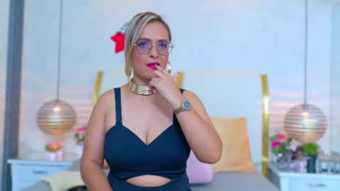 Marilyn Vega online show from 26, 6, 2026