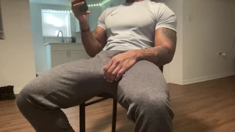 Snapshot of marineguyk19 chatting on 16, 12, 2025 Z online show from 16, 12, 2025