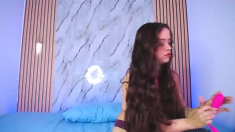 Snapshot of marinella16 chatting on 13, 10, 2025 Marinella16 online show from 13, 10, 2025