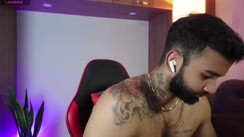 Mark online show from 21, 11, 2025