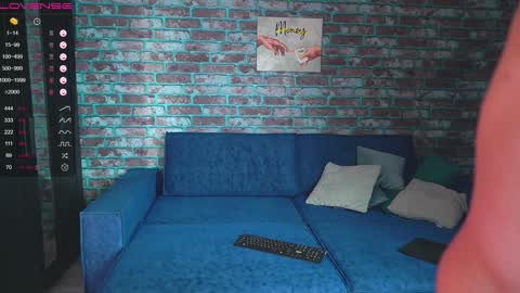 Mark online show from 4, 2, 2025