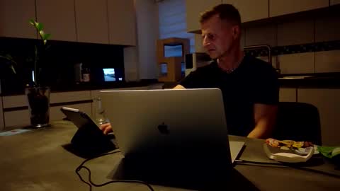 markcgn242649 online show from 5, 4, 2026