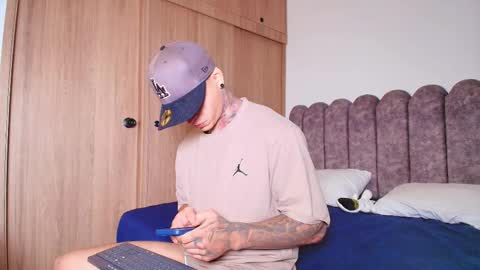 Sebastian online show from 12, 11, 2025