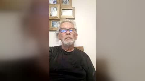 Snapshot of marky1954 chatting on 4, 8, 2026 markedman online show from 4, 8, 2026