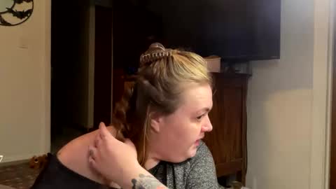 Snapshot of maroon_moon chatting on 13, 2, 2025 maroon_moon online show from 13, 2, 2025