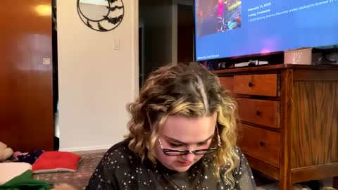 Snapshot of maroon_moon chatting on 13, 2, 2025 maroon_moon online show from 13, 2, 2025