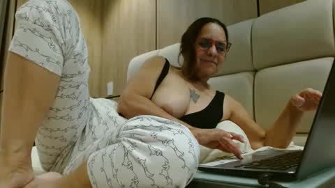 Snapshot of martha_mature chatting on 8, 1, 2025 martha online show from 8, 1, 2025