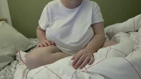 Snapshot of marthabriest chatting on 23, 10, 2025 Martha online show from 23, 10, 2025