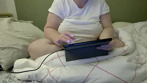 Snapshot of marthabriest chatting on 27, 10, 2025 Martha online show from 27, 10, 2025