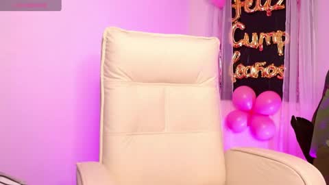 marthina thompson online show from 21, 7, 2026