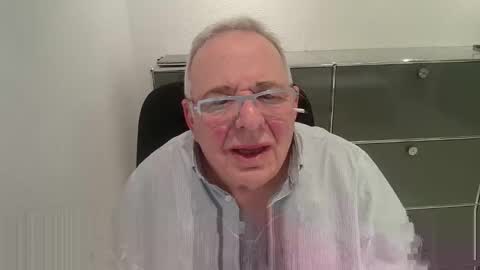 Snapshot of martin_1947 chatting on 3, 2, 2026 martin_1947 online show from 3, 2, 2026