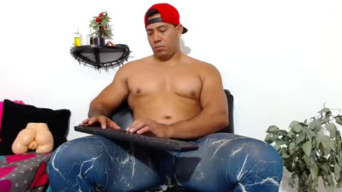 Snapshot of martin_fiit chatting on 12, 12, 2024 Martin instagrammartinfiit online show from 12, 12, 2024