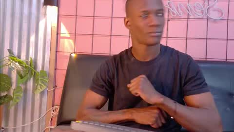 Snapshot of martin_killer chatting on 25, 10, 2025 Martin online show from 25, 10, 2025