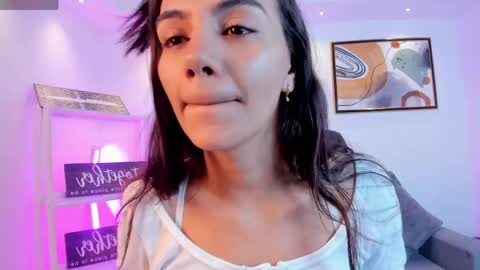 Snapshot of martina_mancinii chatting on 13, 5, 2026 Martina online show from 13, 5, 2026