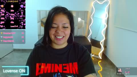 Hey im martina online show from 31, 12, 2024