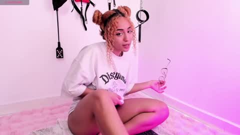 Snapshot of mary_jane_lovers chatting on 3, 2, 2025 Mary Jane online show from 3, 2, 2025