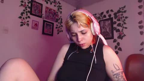 Snapshot of mary_janness chatting on 18, 12, 2024 100 online show from 18, 12, 2024