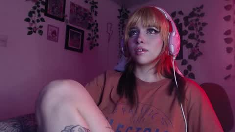 Snapshot of mary_janness chatting on 19, 12, 2024 100 online show from 19, 12, 2024