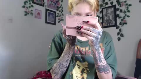 Snapshot of mary_janness chatting on 8, 1, 2025 100 online show from 8, 1, 2025