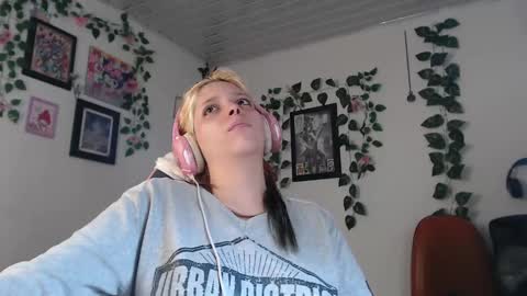 Snapshot of mary_janness chatting on 9, 1, 2025 100 online show from 9, 1, 2025