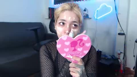 Snapshot of mary_janness chatting on 23, 2, 2025 100 online show from 23, 2, 2025