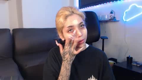 Snapshot of mary_janness chatting on 26, 2, 2025 100 online show from 26, 2, 2025