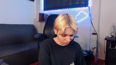 Snapshot of mary_janness chatting on 27, 2, 2025 100 online show from 27, 2, 2025