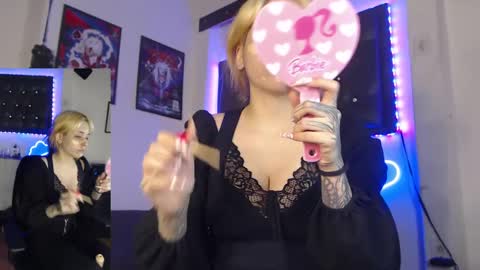 Snapshot of mary_janness chatting on 2, 3, 2025 100 online show from 2, 3, 2025