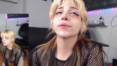 Snapshot of mary_janness chatting on 6, 3, 2025 100 online show from 6, 3, 2025