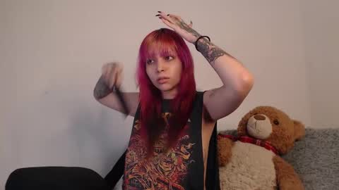 Snapshot of mary_janness chatting on 8, 10, 2025 100 online show from 8, 10, 2025