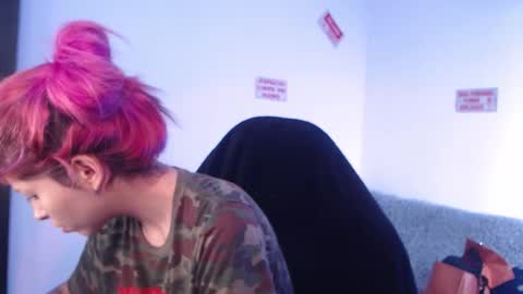 Snapshot of mary_janness chatting on 12, 11, 2025 100 online show from 12, 11, 2025