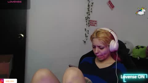 Snapshot of mary_janness chatting on 2, 12, 2025 100 online show from 2, 12, 2025