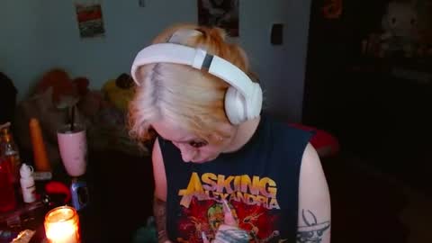 Snapshot of mary_janness chatting on 23, 7, 2026 100 online show from 23, 7, 2026