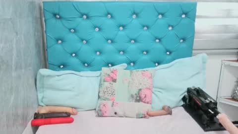  Mary Moon  online show from 10, 2, 2025